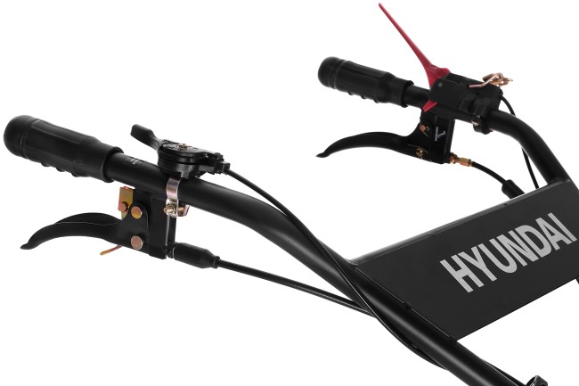 Бензиновый мотоблок Hyundai T 1300 с комплектом колес Бензиновый мотоблок Hyundai T 1300 с комплектом колес